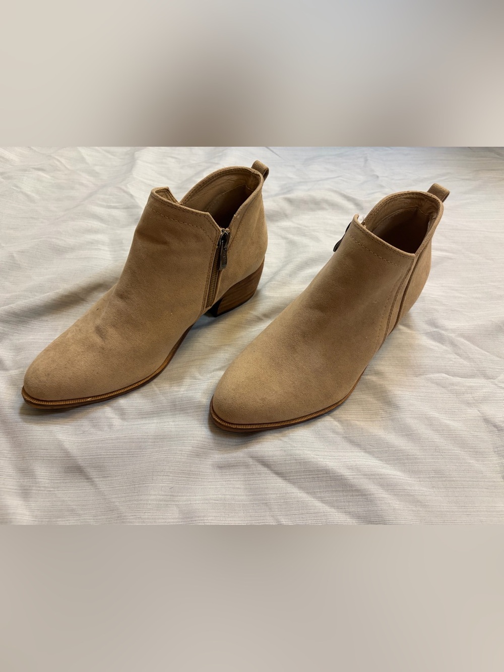 Arider Girl Faux Suede Ankle Booties
